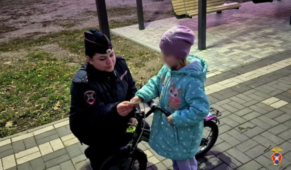Госавтоинспекторы провели профилактическую акцию для детей в Геническом округе Госавтоинспекторы провели профилактическую акцию для детей в Геническом округе