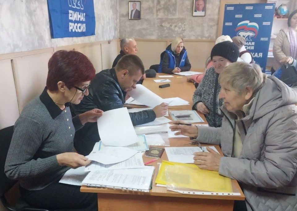 В селе Шевченко состоялся выездной прием граждан от "Единой России"! В селе Шевченко состоялся выездной прием граждан от "Единой России"!