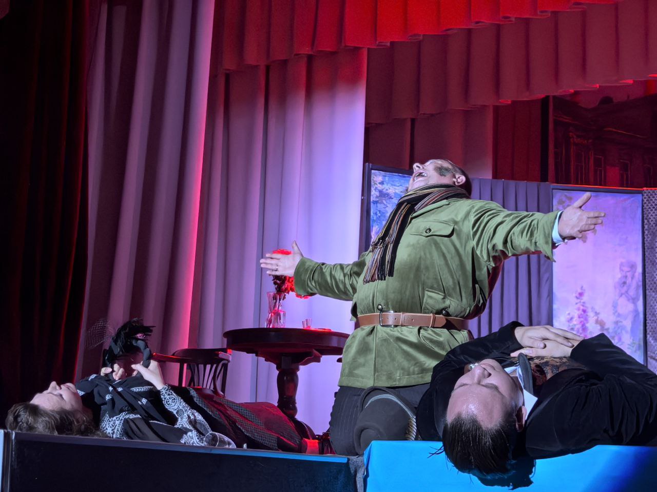 В Геническе с аншлагом прошла премьера спектакля "Семейное счастье"! В Геническе с аншлагом прошла премьера спектакля "Семейное счастье"!