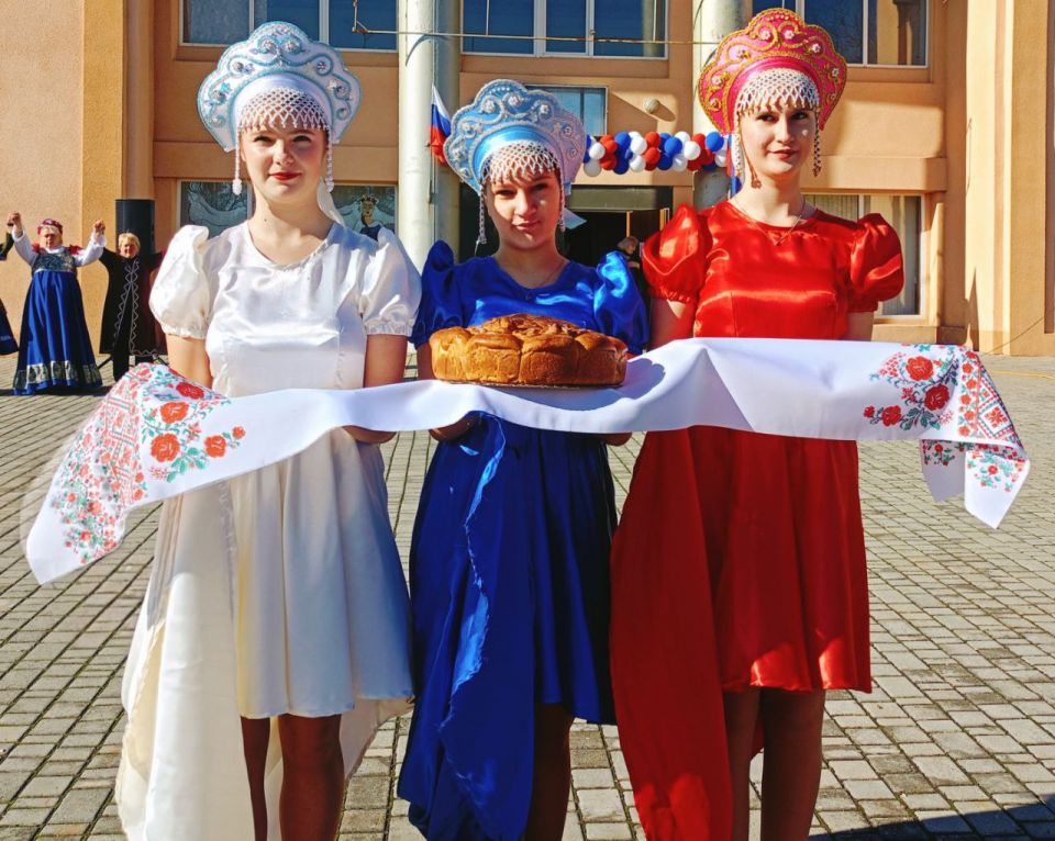 В Нижних Серогозах прошёл праздник «Хоровод Дружбы» в честь Дня единства В Нижних Серогозах прошёл праздник «Хоровод Дружбы» в честь Дня единства