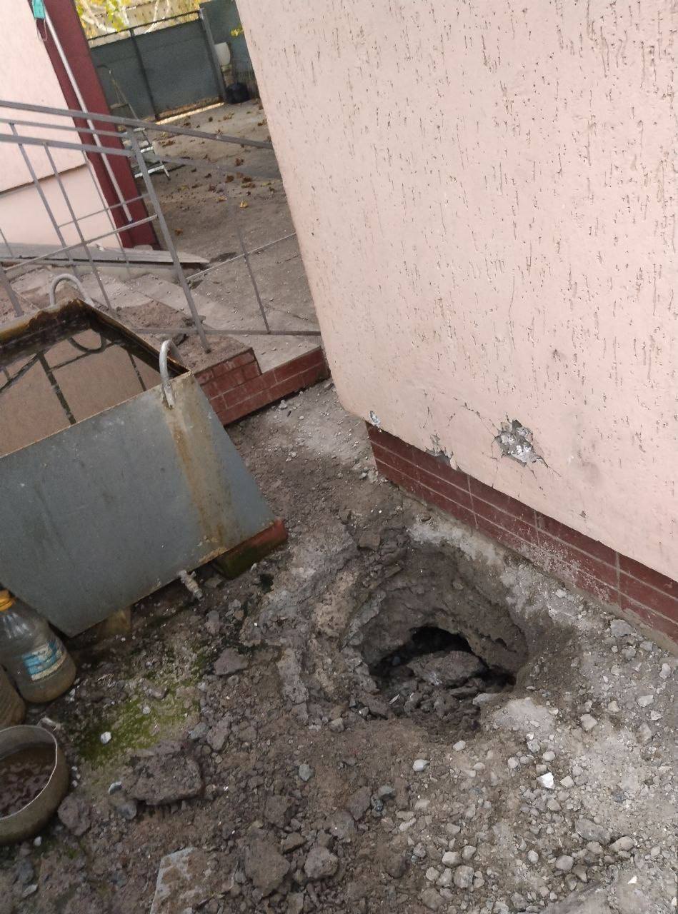 Павел Филипчук: Удар по частному сектору. г.Каховка ул.Цветочная Павел Филипчук: Удар по частному сектору. г.Каховка ул.Цветочная