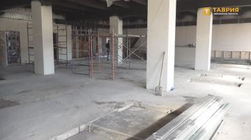 Владимир Сальдо и Константин Басюк проверили ход ремонтных работ на учебно-спортивной базе "Колос" в Скадовске