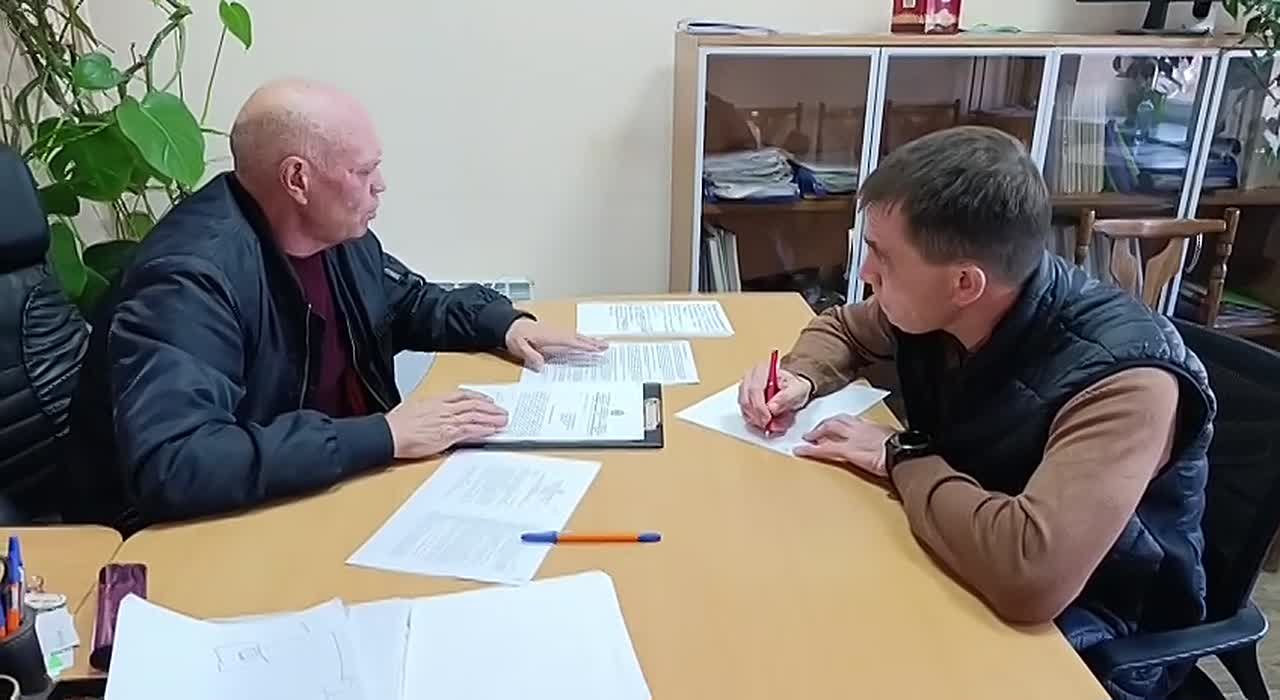 Рамиль Замалетдинов: В рамках рабочей поездки в Каховский округ, уделил особое внимание проблематике, поднятой предпринимателями Каховского рынка, включая их обращение к Президенту Российской Федерации