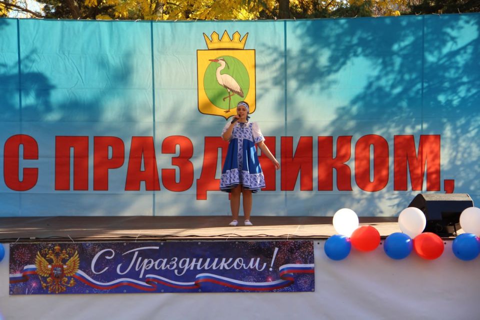В Чаплинке прошел концерт, посвященный Дню народного единства В Чаплинке прошел концерт, посвященный Дню народного единства