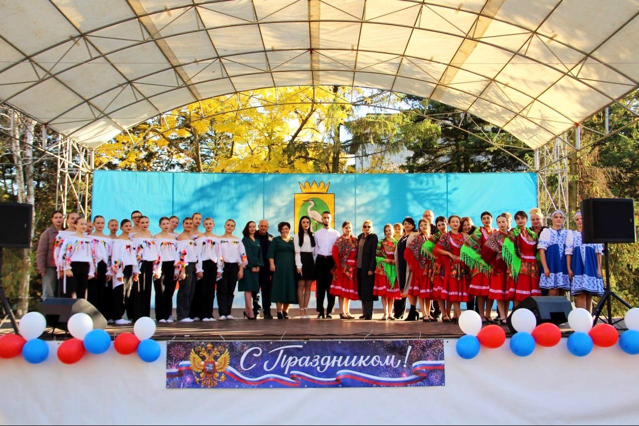 В Чаплинке прошел концерт, посвященный Дню народного единства В Чаплинке прошел концерт, посвященный Дню народного единства