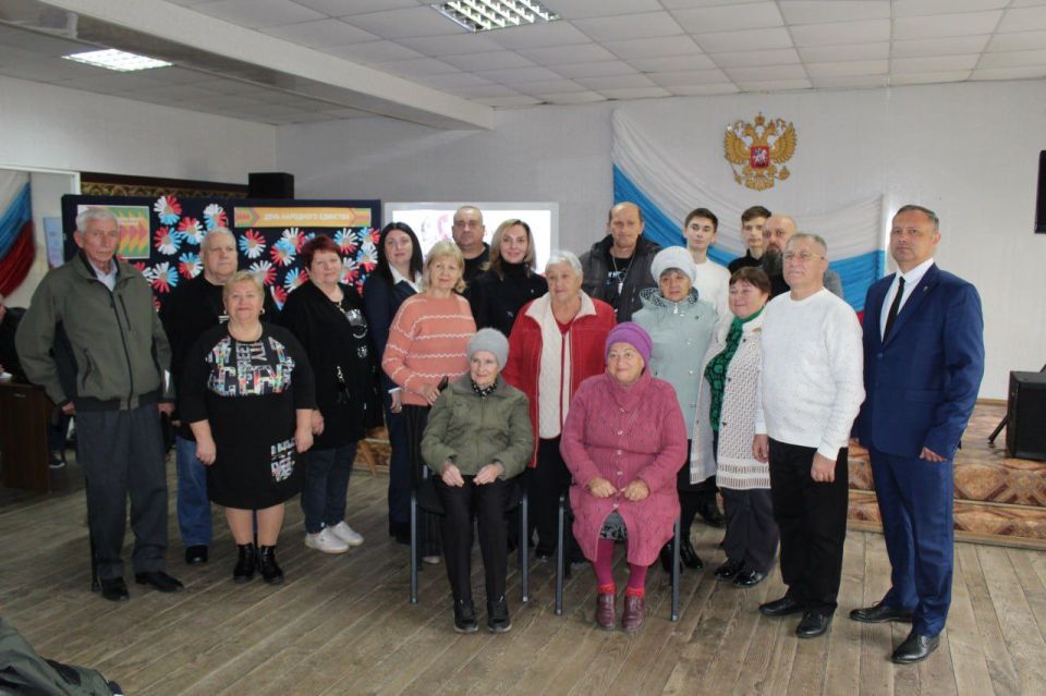 Сегодня, в День народного единства, в Новотроицком муниципальном округе состоялся праздничный концерт, посвященный этому важному государственному празднику Сегодня, в День народного единства, в Новотроицком муниципальном округе состоялся праздничный концерт, посвященный этому важному государственному празднику