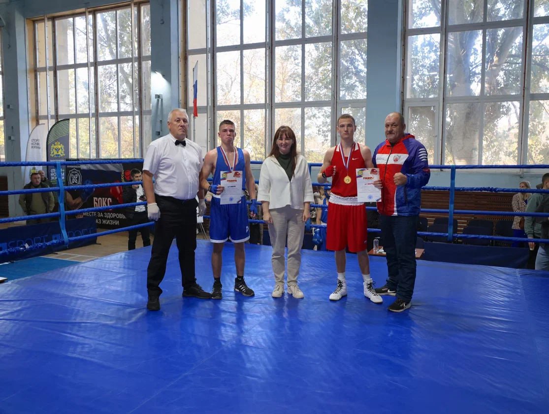 В Скадовске, на базе Центра культуры и досуга города, состоялся чемпионат и первенство Херсонской области по боксу В Скадовске, на базе Центра культуры и досуга города, состоялся чемпионат и первенство Херсонской области по боксу