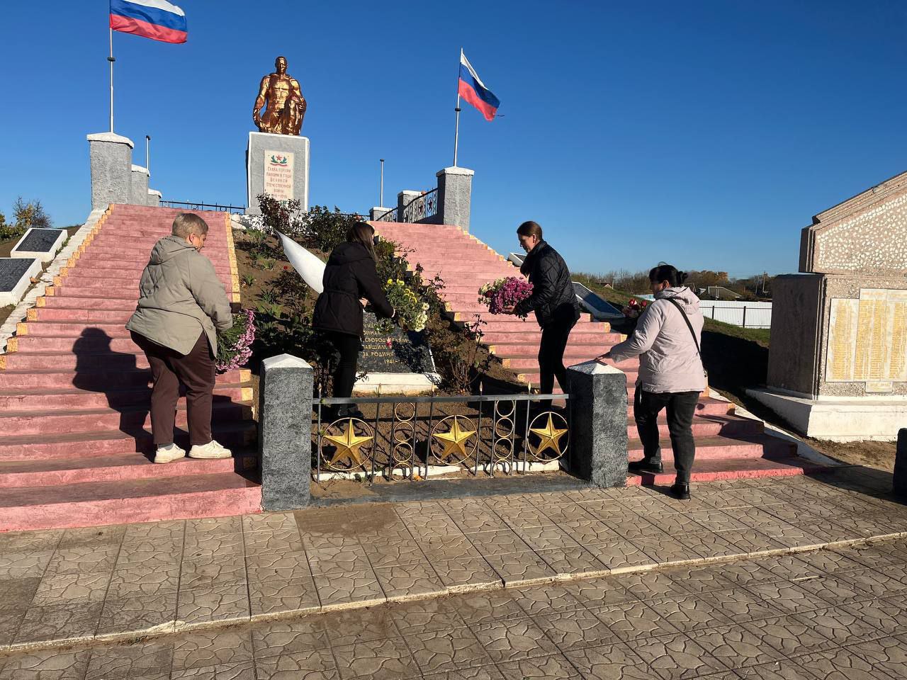 В День народного единства Алешкинский округ отмечает 81-ю годовщину освобождения от немецко-фашистских захватчиков В День народного единства Алешкинский округ отмечает 81-ю годовщину освобождения от немецко-фашистских захватчиков