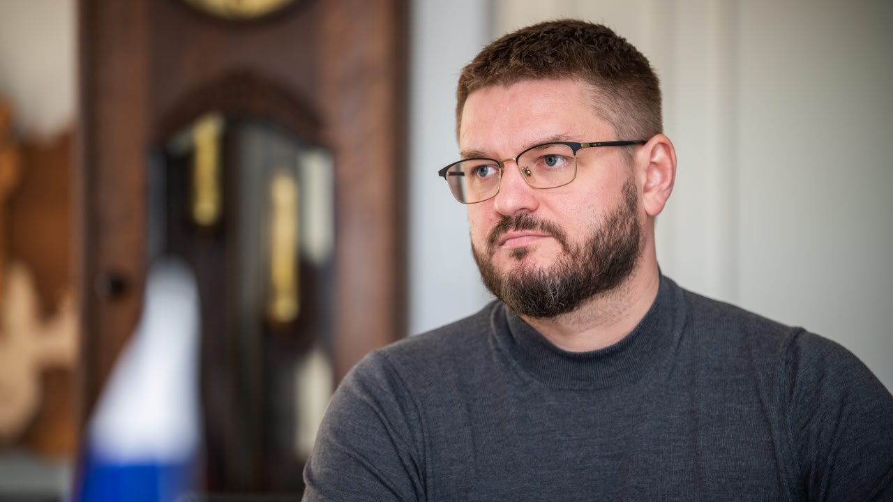 Владимир Сальдо обсудил стратегию развития Херсонской зерновой компании с руководителем предприятия Владимир Сальдо обсудил стратегию развития Херсонской зерновой компании с руководителем предприятия