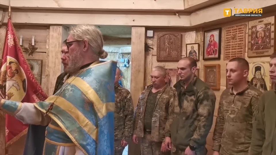 В День народного единства военные священники ВДВ провели проповедь и причастили десантников в Херсонской области