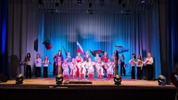 В единстве — наша сила!. В Центральном Дворце культуры прошел праздничный концерт, посвященный Дню народного единства