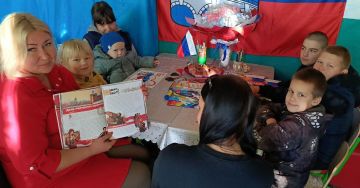 В Красноподольской библиотеке прошла беседа-диалог "В единстве народа - сила страны"