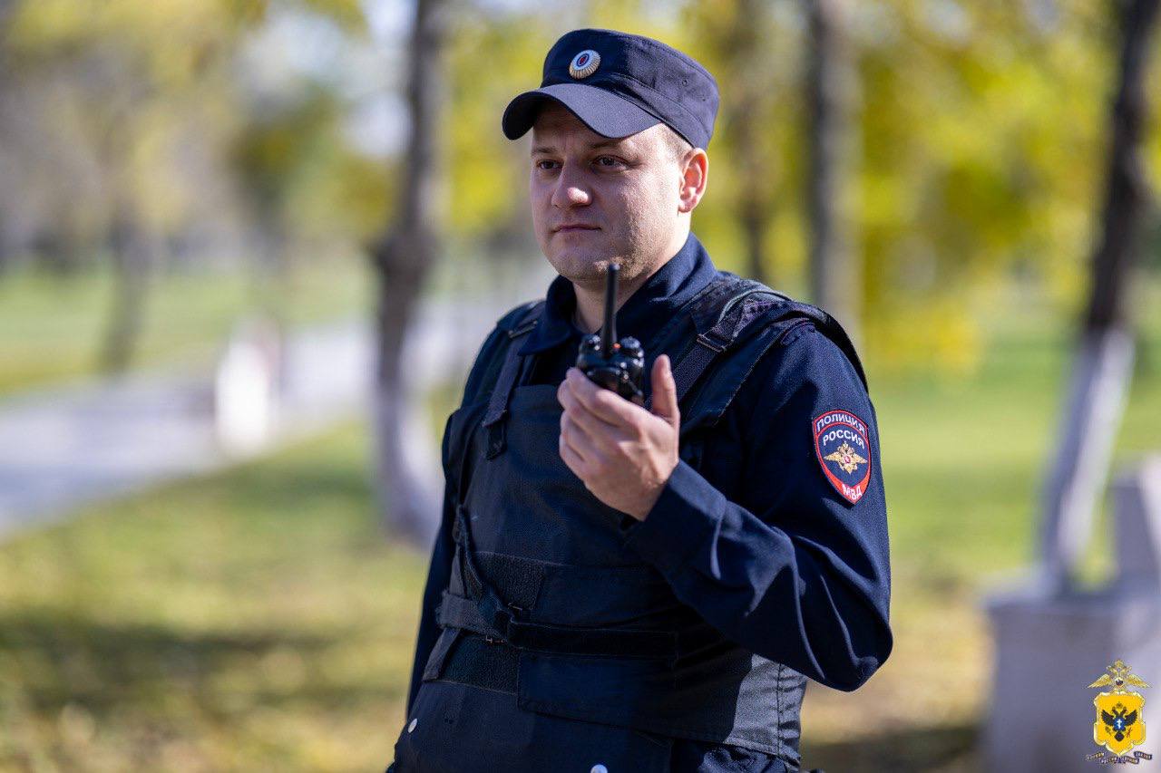 В Херсонской области полицейские обеспечили охрану общественного порядка во время празднования Дня народного единства В Херсонской области полицейские обеспечили охрану общественного порядка во время празднования Дня народного единства