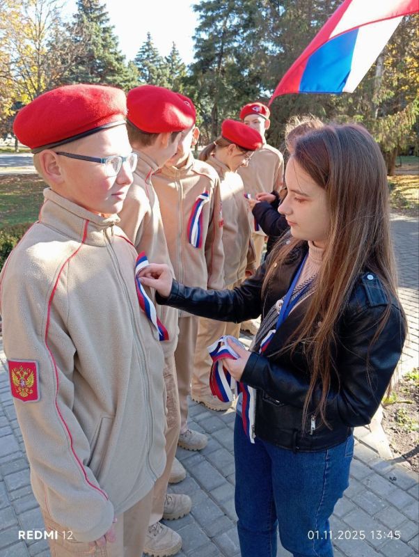 Волонтёры Чаплинского округа провели акцию в честь Дня народного единства Волонтёры Чаплинского округа провели акцию в честь Дня народного единства