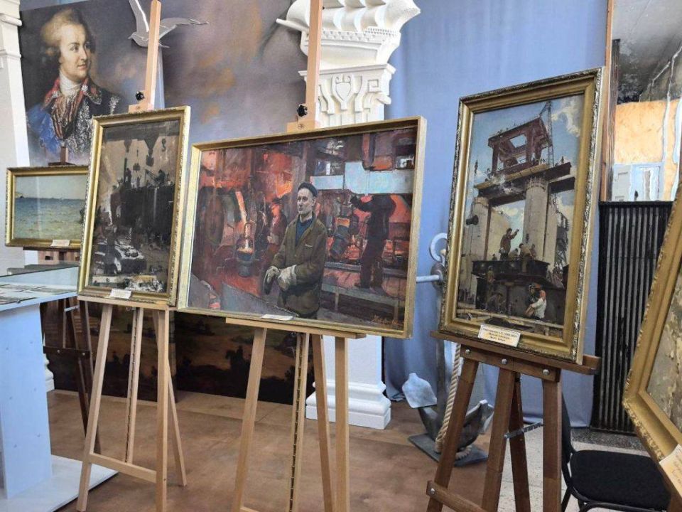 Защитники Херсонщины посетили открытие выставки, посвященной 75-летию начала строительства Каховской ГЭС Защитники Херсонщины посетили открытие выставки, посвященной 75-летию начала строительства Каховской ГЭС