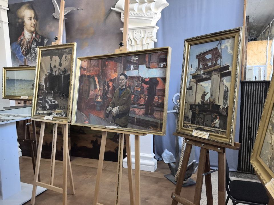 Глазами известных художников: На Херсонщине открылась выставка к 75-летию строительства Каховской ГЭС Глазами известных художников: На Херсонщине открылась выставка к 75-летию строительства Каховской ГЭС