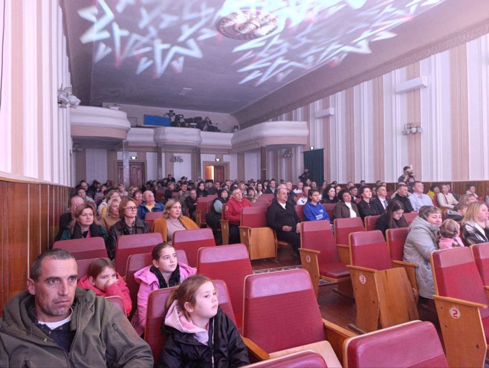 В Геническе отметили День народного единства В Геническе отметили День народного единства