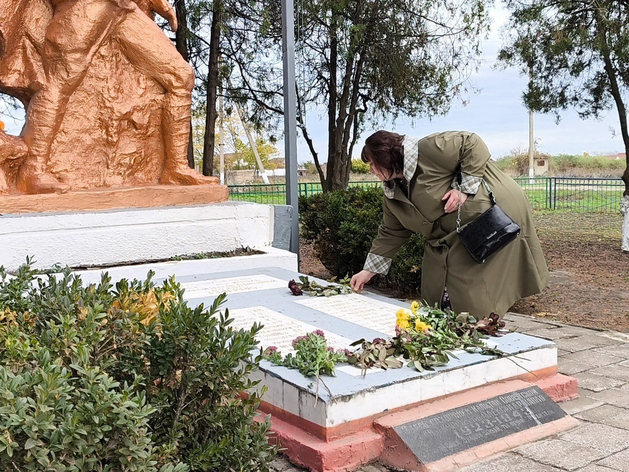 В День народного единства Алешкинский округ отмечает 81-ю годовщину освобождения от немецко-фашистских захватчиков В День народного единства Алешкинский округ отмечает 81-ю годовщину освобождения от немецко-фашистских захватчиков