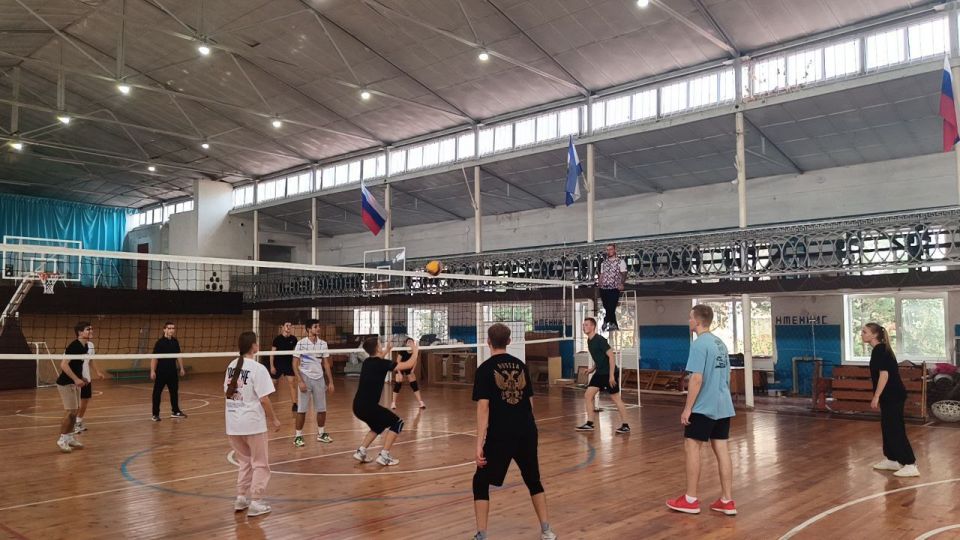 Спорт, командный дух и энергия! Спорт, командный дух и энергия!