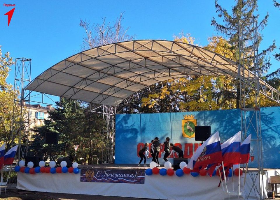 Первые Чаплинской школы № 1 отпраздновали День народного единства Первые Чаплинской школы № 1 отпраздновали День народного единства