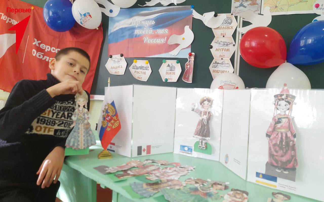 Первые Долматовской школы провели мероприятие ко Дню народного единства Первые Долматовской школы провели мероприятие ко Дню народного единства