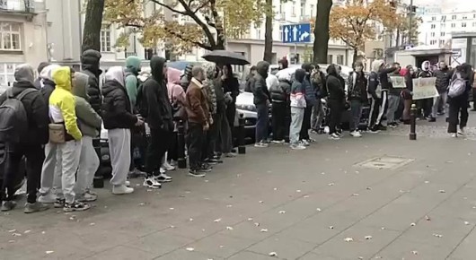 Украинцы призвали Зеленского уйти