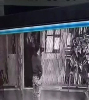 Юрий Котенок: Украинские паблики сообщают, что во время пропагандистской поездки Анджелины Джоли в оккупированный нацистами Херсон местные "людоловы" ...мобилизовали ее охранника