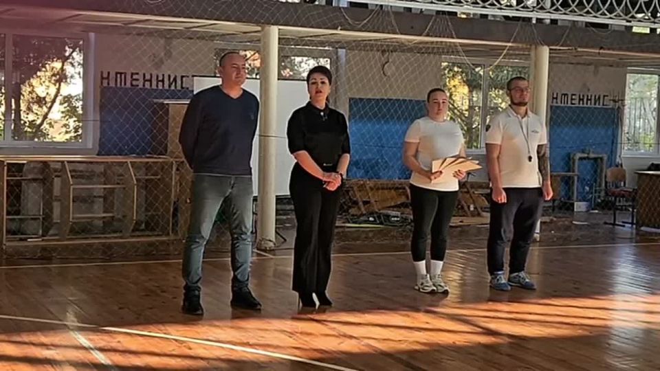 В Геническе состоялась матчевая встреча по волейболу ко Дню народного единства