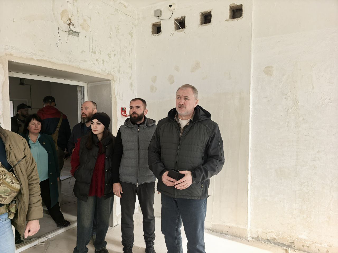 Сенатор от Херсонской области проверил ход ремонтных работ в Тавричанской школе Каховского округа Сенатор от Херсонской области проверил ход ремонтных работ в Тавричанской школе Каховского округа