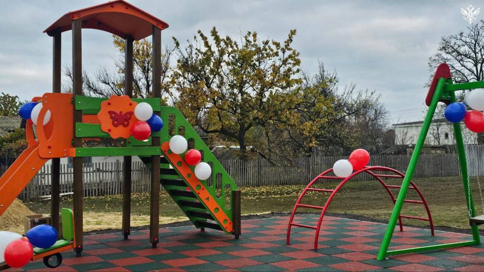 В селе Благодатное открыли обновлённую детскую площадку при поддержке «Единой России» В селе Благодатное открыли обновлённую детскую площадку при поддержке «Единой России»