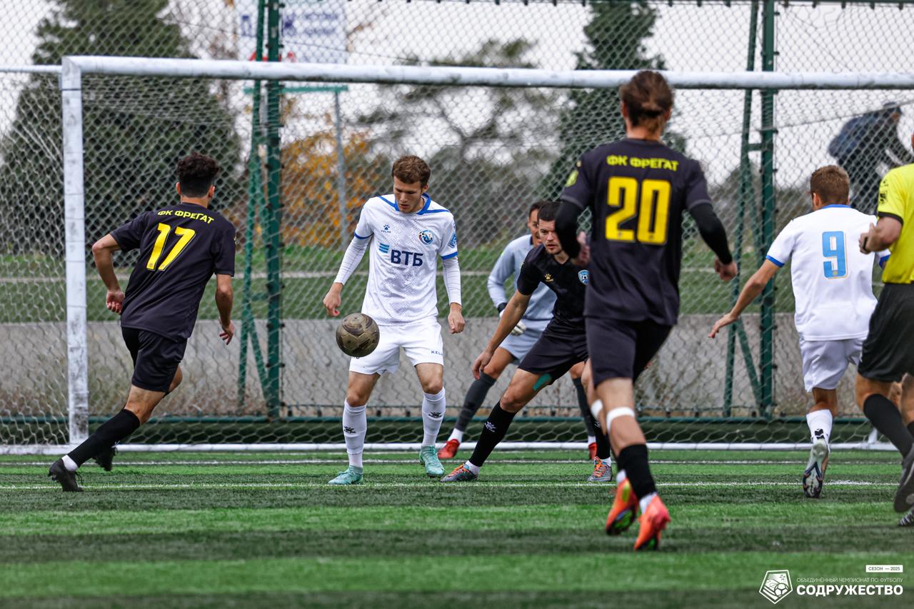 #КубокСодружество Десятка фотографий с первого тайма уже в альбоме!