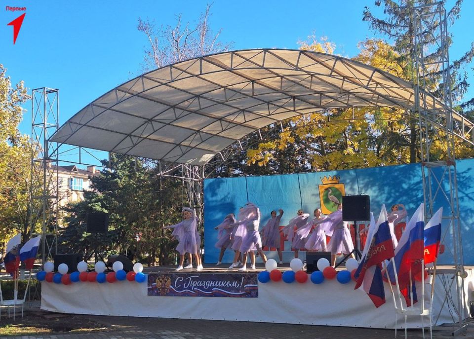 Первые Чаплинской школы № 1 отпраздновали День народного единства Первые Чаплинской школы № 1 отпраздновали День народного единства
