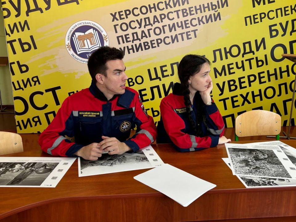Сотрудники природного парка «Алешковские пески» поддержали акцию «Дни белых журавлей» Сотрудники природного парка «Алешковские пески» поддержали акцию «Дни белых журавлей»