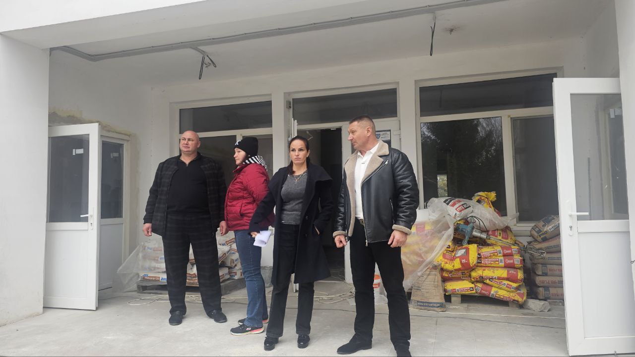 В селе Красное завершают капитальный ремонт детского сада, сообщил Владимир Сальдо