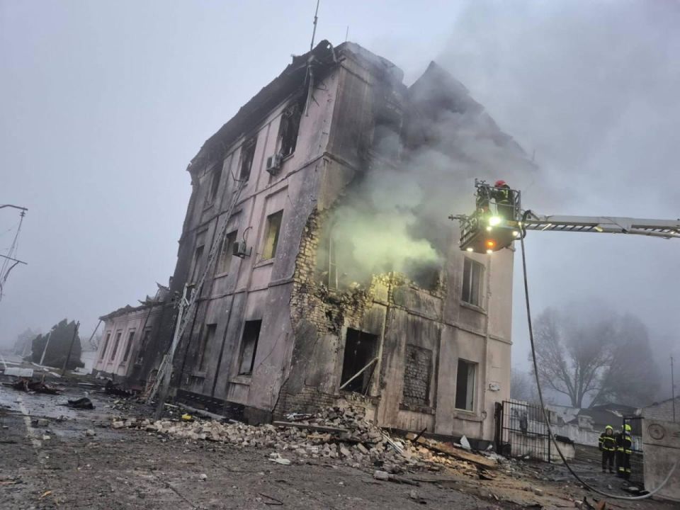 ВКС России и ракетные войска сегодня ночью нанесли мощные удары по военной и энергетической инфраструктуре Украины ВКС России и ракетные войска сегодня ночью нанесли мощные удары по военной и энергетической инфраструктуре Украины
