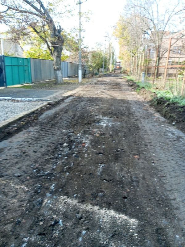 Владимир Сальдо: Получил обращение от жителей переулка Соборный в Геническе — просили привести в порядок грунтовую дорогу Владимир Сальдо: Получил обращение от жителей переулка Соборный в Геническе — просили привести в порядок грунтовую дорогу