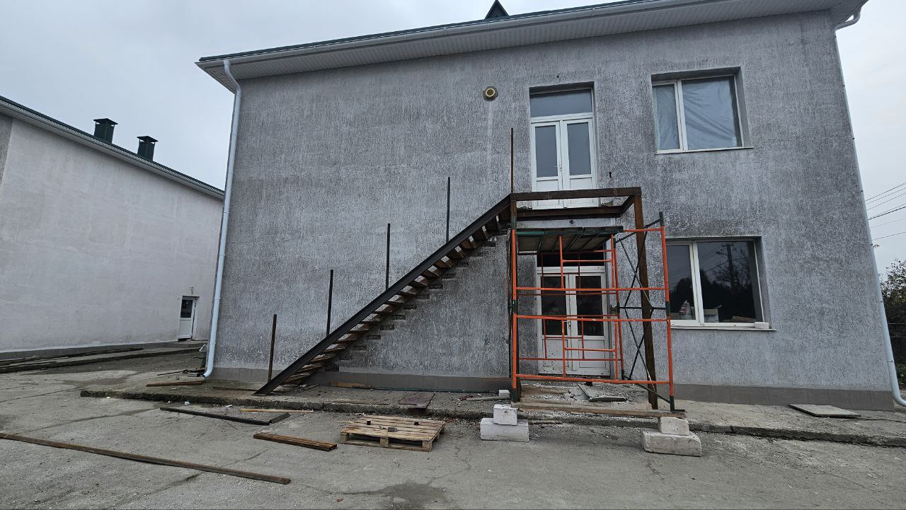 В селе Красное завершают капитальный ремонт детского сада, сообщил Владимир Сальдо В селе Красное завершают капитальный ремонт детского сада, сообщил Владимир Сальдо