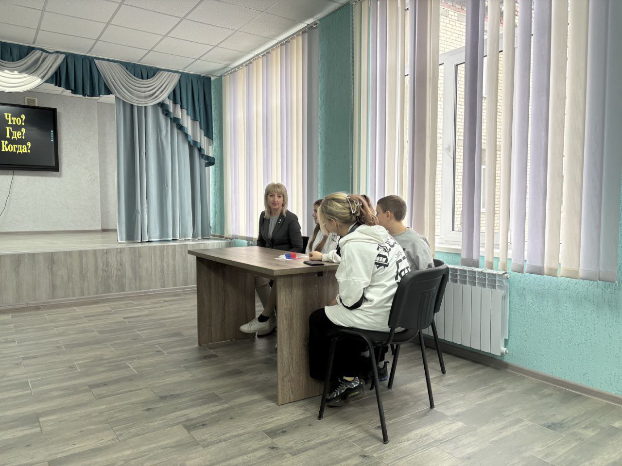 Интеллектуальная игра «Что? Где? Когда?»: Умные головы зажигают школьный дух единства! Интеллектуальная игра «Что? Где? Когда?»: Умные головы зажигают школьный дух единства!