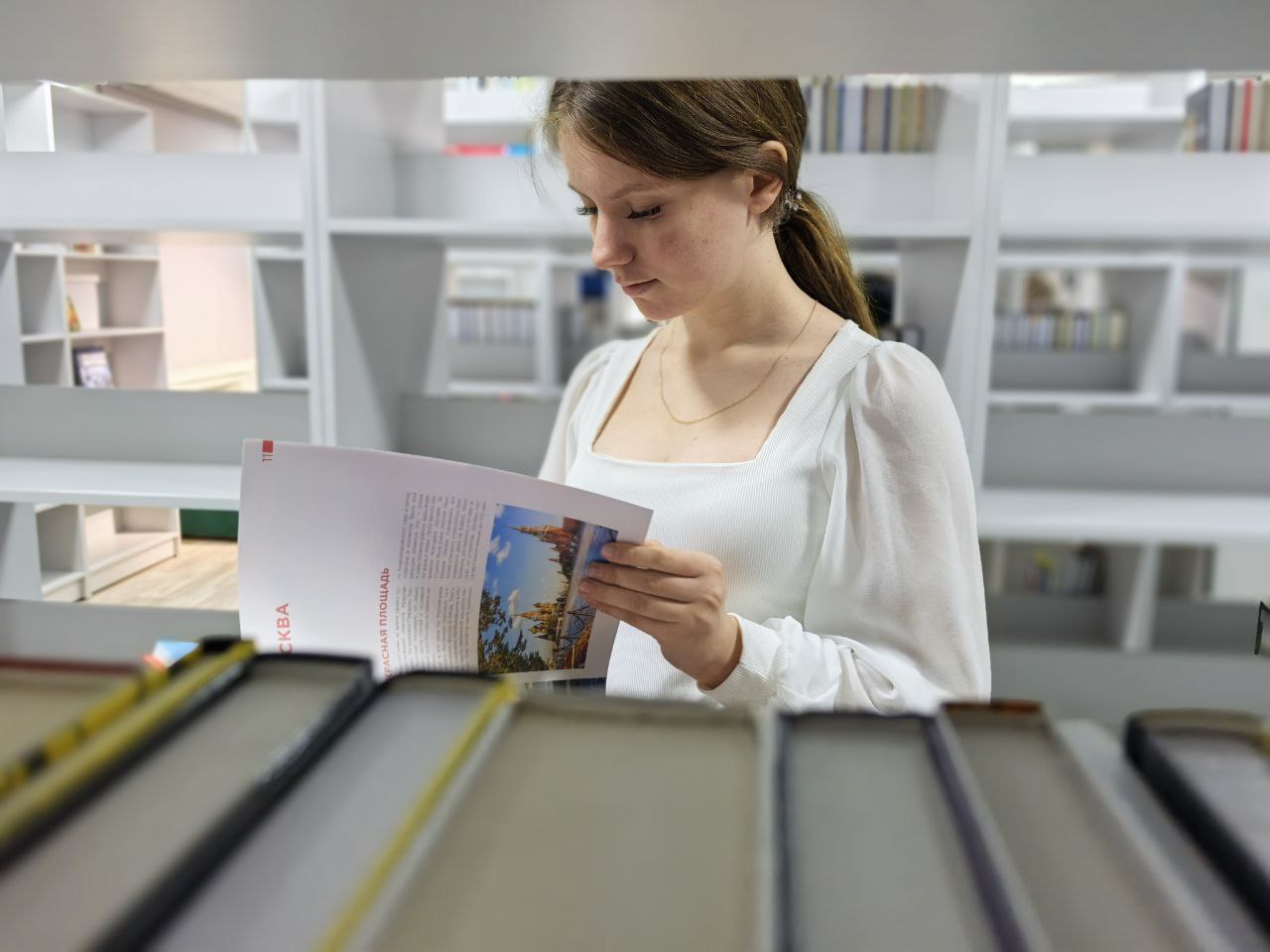 Модельная библиотека открылась в Брилёвке по программе "Семейные ценности и инфраструктура культуры" Модельная библиотека открылась в Брилёвке по программе "Семейные ценности и инфраструктура культуры"