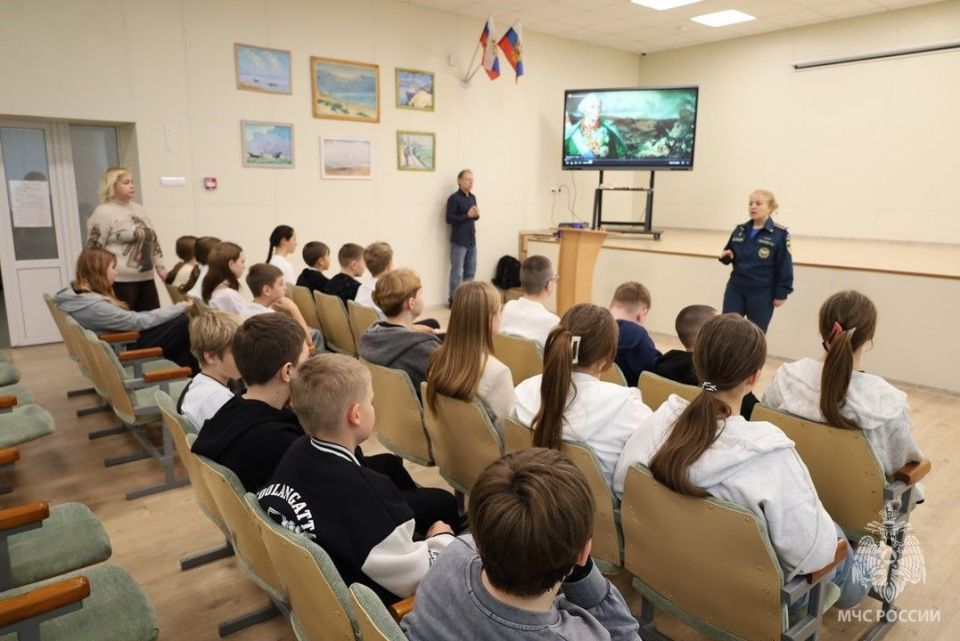 Кадетский класс МЧС России почтил память великого полководца Суворова Кадетский класс МЧС России почтил память великого полководца Суворова