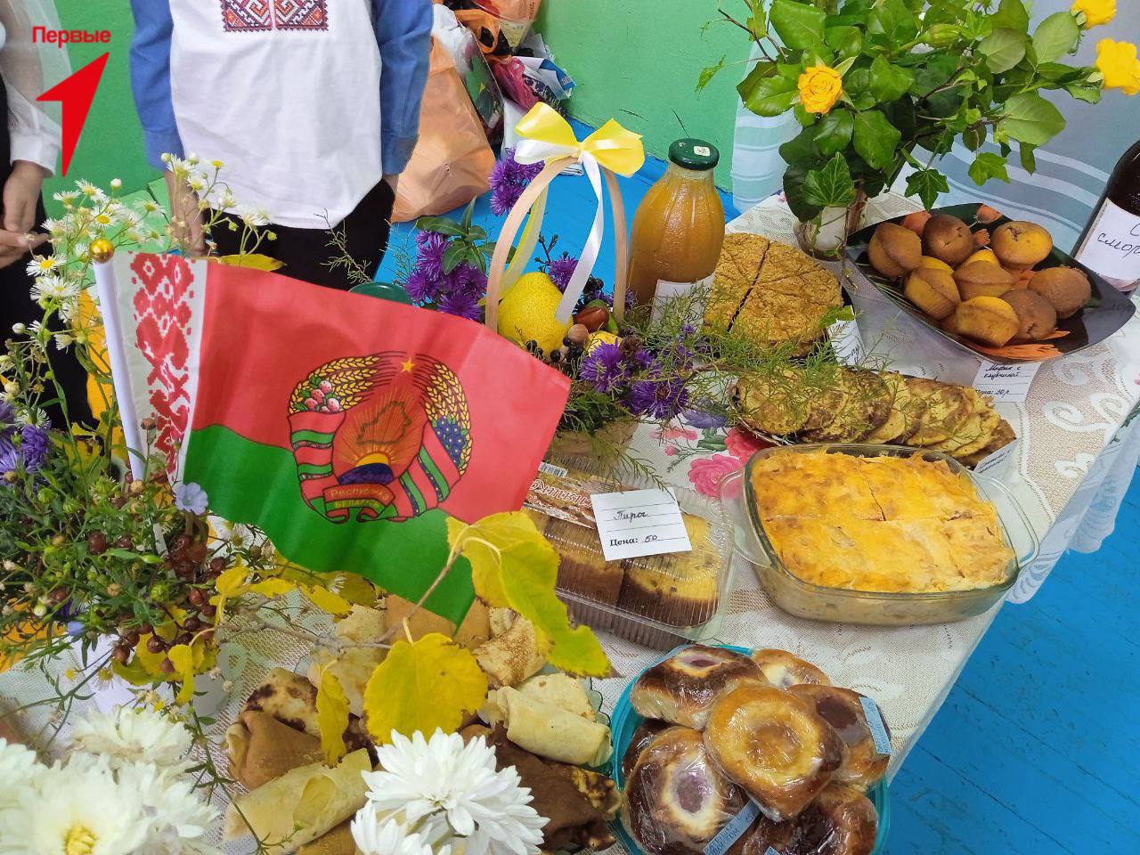 Первые Чаплинской школы приняли участие в ярмарке ко Дню народного единства Первые Чаплинской школы приняли участие в ярмарке ко Дню народного единства