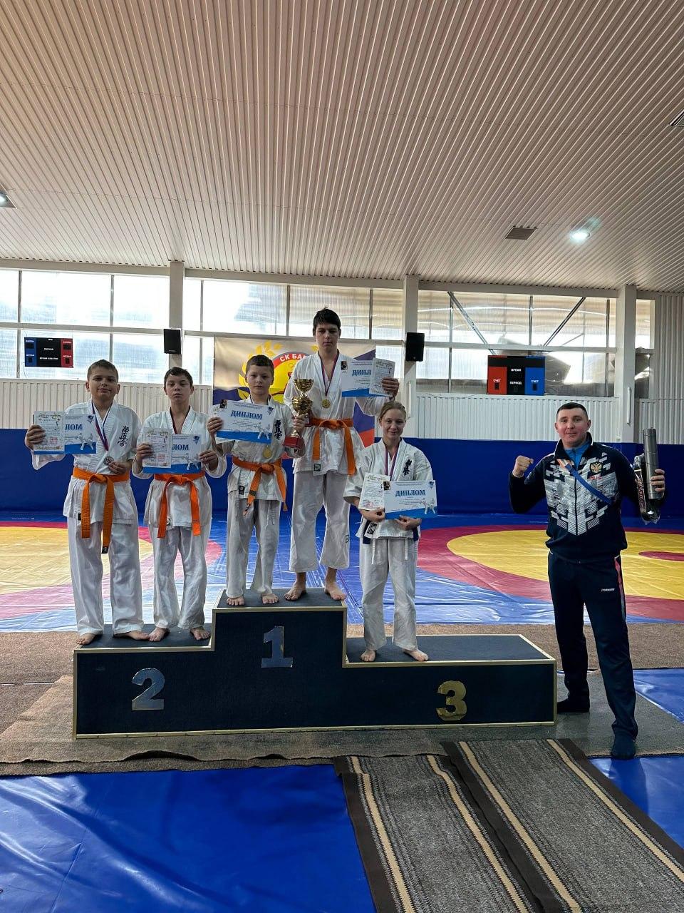 Херсонские каратисты успешно выступили на соревнованиях в Алуште Херсонские каратисты успешно выступили на соревнованиях в Алуште