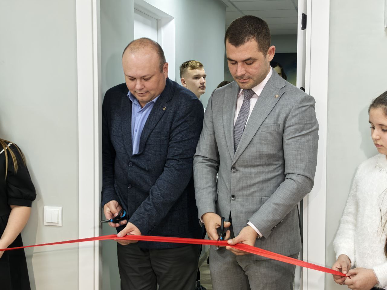 В прифронтовом Алешкинском округе открылась новая модельная библиотека