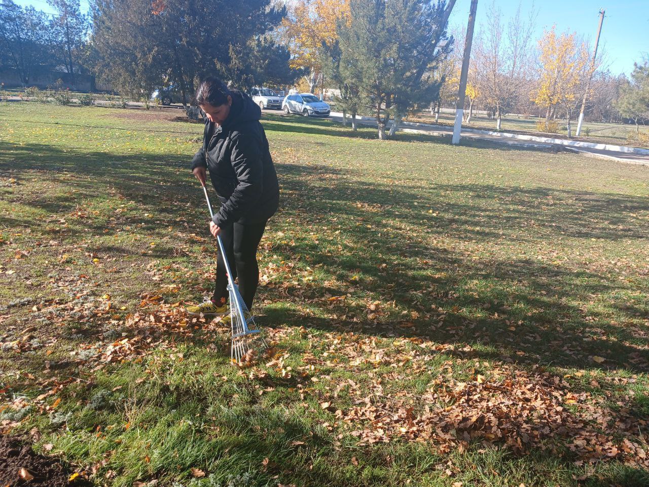 Коммунальные работники Каховки каждое утро выходят на улицы, чтобы поддерживать чистоту и благоустройство города Коммунальные работники Каховки каждое утро выходят на улицы, чтобы поддерживать чистоту и благоустройство города