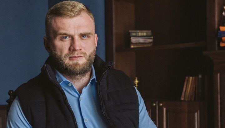 Западные страны могут "устранить" Зеленского ради прекращения конфликта на Украине, считает депутат Рады Артем Дмитрук