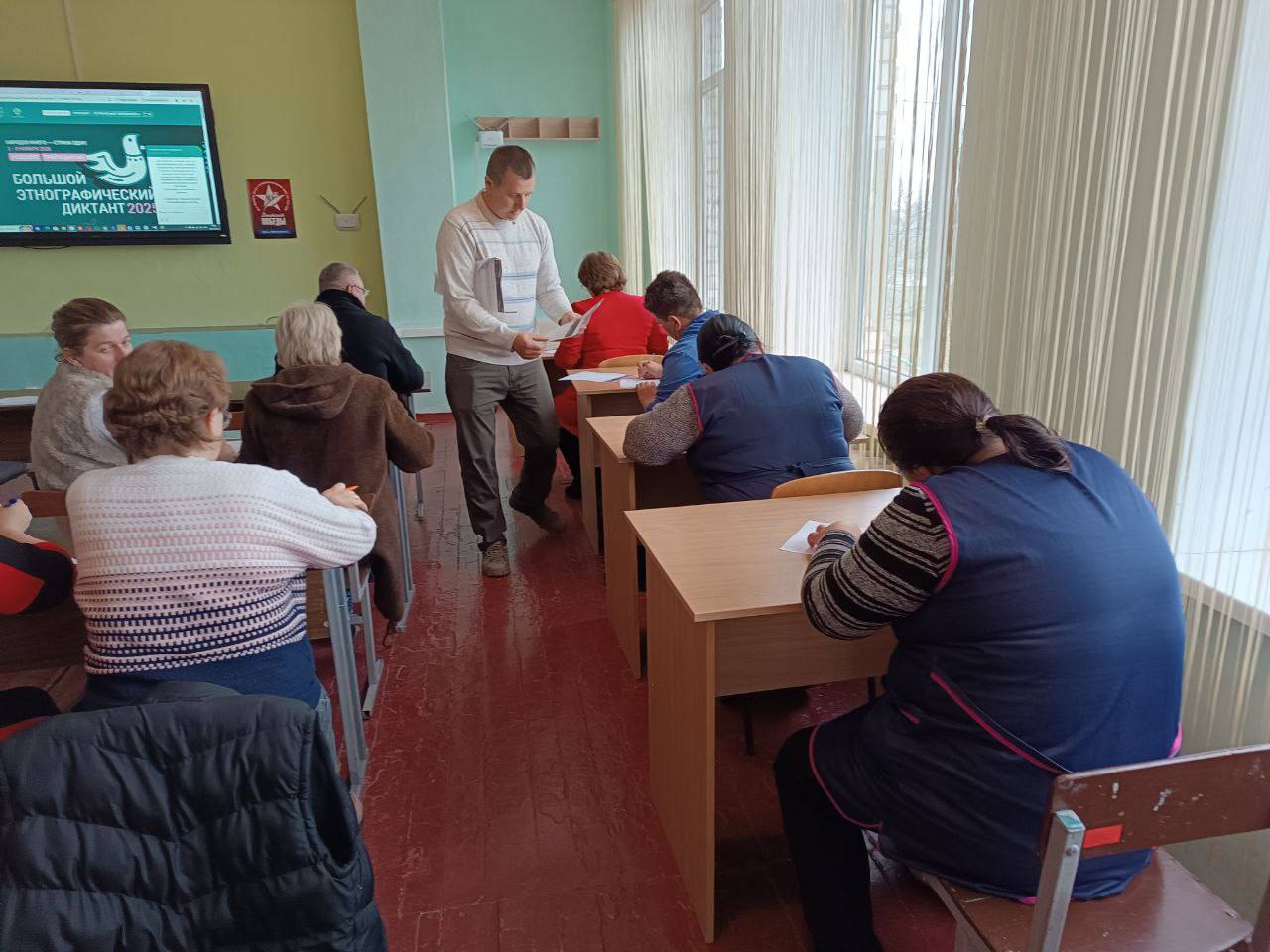 Коллектив ГБОУ ХО " Нижнеторгаивской школы Нижнесерогозского района" с гордостью сообщил о своем активном участии в Большом этнографическом диктанте Коллектив ГБОУ ХО " Нижнеторгаивской школы Нижнесерогозского района" с гордостью сообщил о своем активном участии в Большом этнографическом диктанте