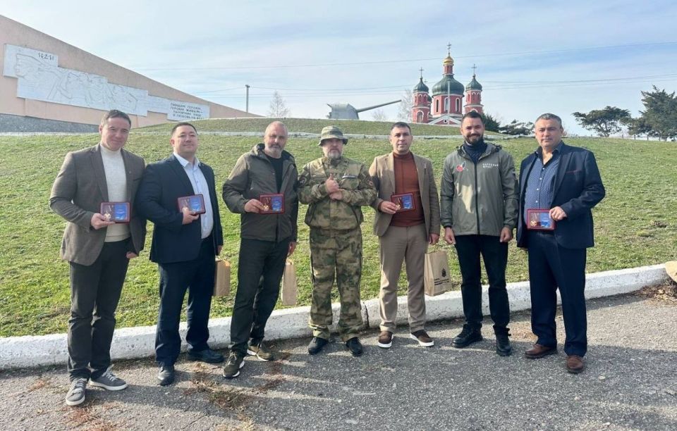 Гражданские участники СВО разных служебных уровней, служащие примером беззаветной преданности долгу РОССИИ, были отмечены и награждены орденом общественного признания "ЗА ЧЕСТЬ И ЗАКОН" Гражданские участники СВО разных служебных уровней, служащие примером беззаветной преданности долгу РОССИИ, были отмечены и награждены орденом общественного признания "ЗА ЧЕСТЬ И ЗАКОН"