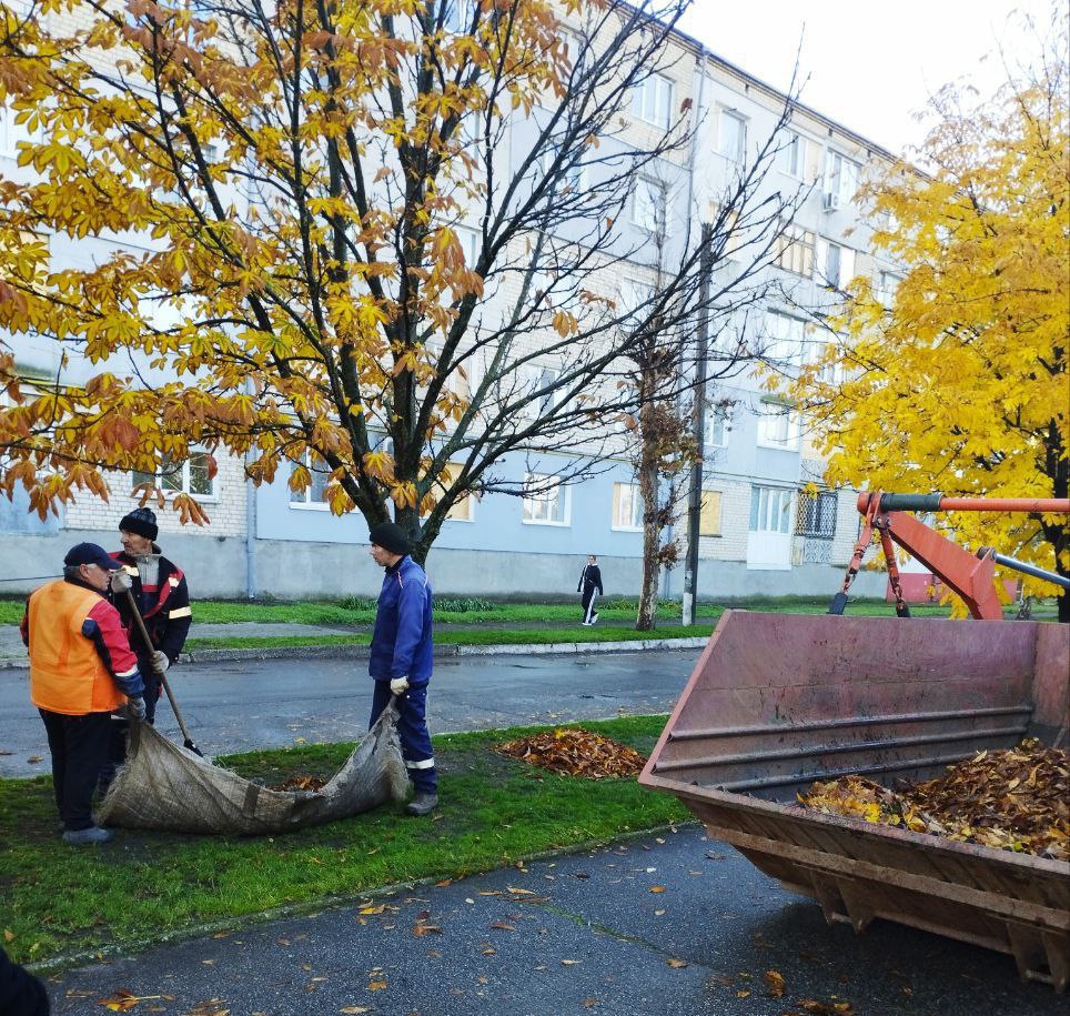 Коммунальные работники Каховки каждое утро выходят на улицы, чтобы поддерживать чистоту и благоустройство города Коммунальные работники Каховки каждое утро выходят на улицы, чтобы поддерживать чистоту и благоустройство города
