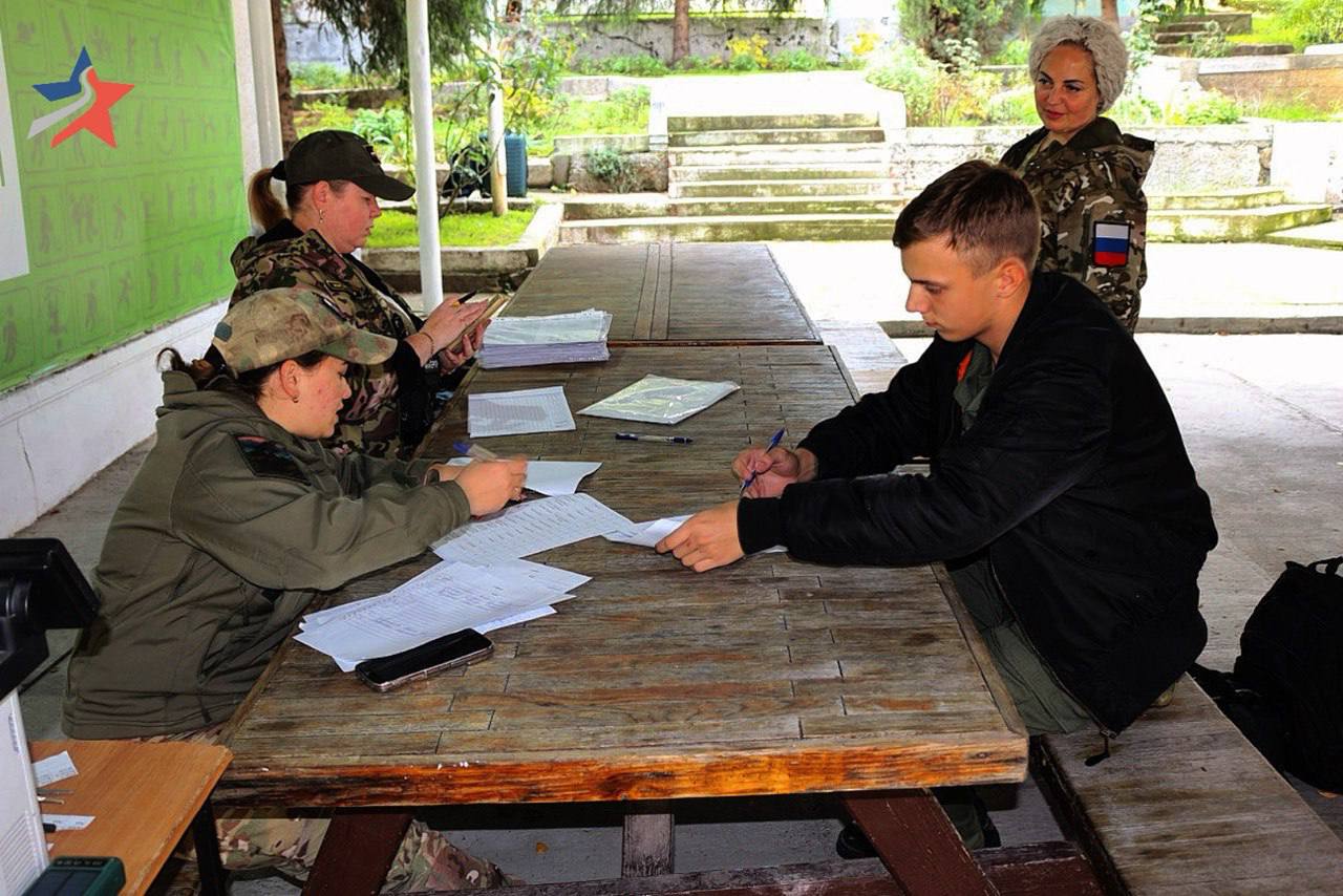 Херсонская молодёжь на сборах «ШТОРМ-Крым» Херсонская молодёжь на сборах «ШТОРМ-Крым»