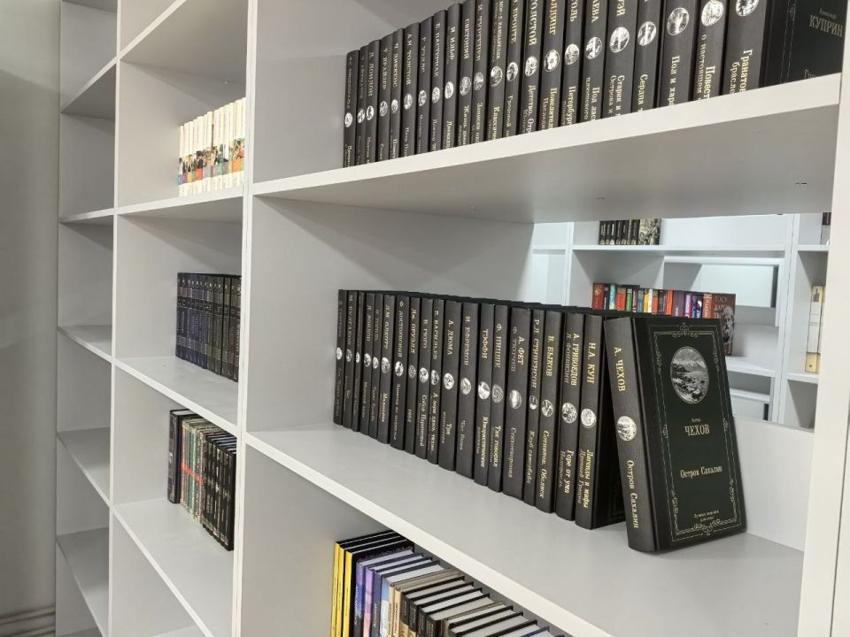 Владимир Сальдо: По федеральной программе «Семейные ценности и инфраструктура культуры» нацпроекта «Семья» в Брилёвке Алешкинского округа открыта модельная библиотека Владимир Сальдо: По федеральной программе «Семейные ценности и инфраструктура культуры» нацпроекта «Семья» в Брилёвке Алешкинского округа открыта модельная библиотека